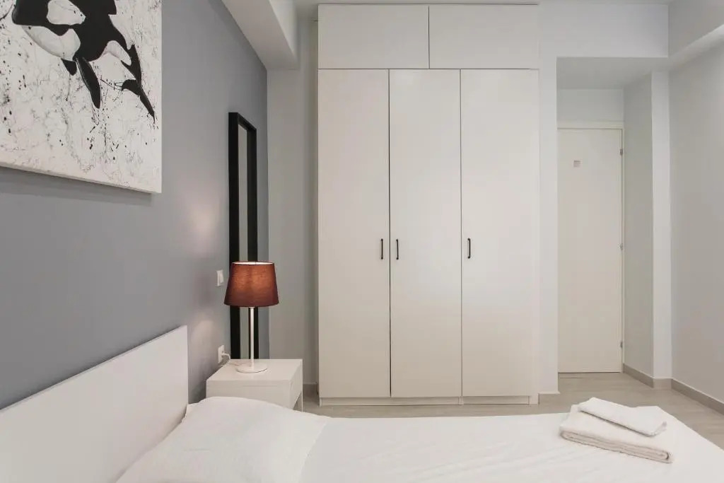 Minimal 2 BR near Olympic Stadium - 15 min walk