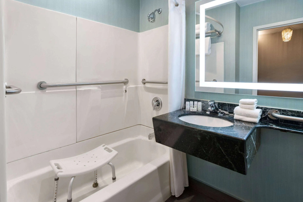 Ramada by Wyndham Bronx
