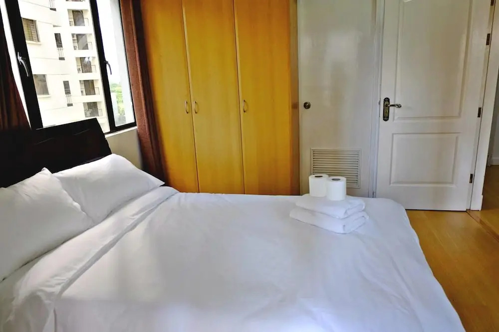 Forbeswood Heights 2BR by Stays PH
