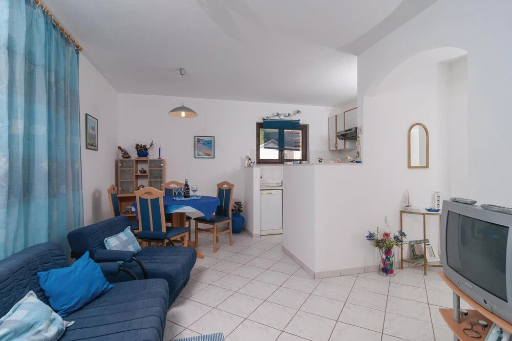 Awesome Apartment in Supetar With 2 Bedrooms and Wifi