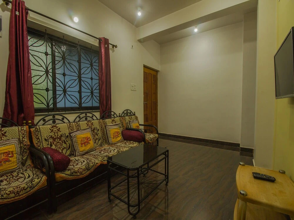 OYO 16501 Home Cheerful 2BHK Morjim Beach