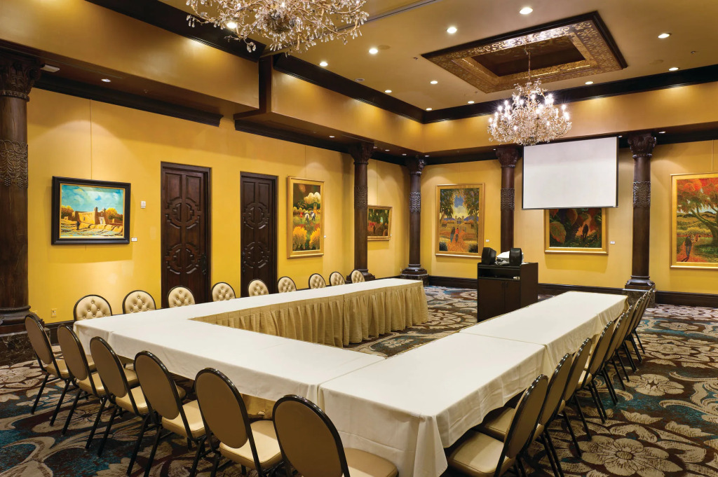 El Monte Sagrado Living Resort & Spa