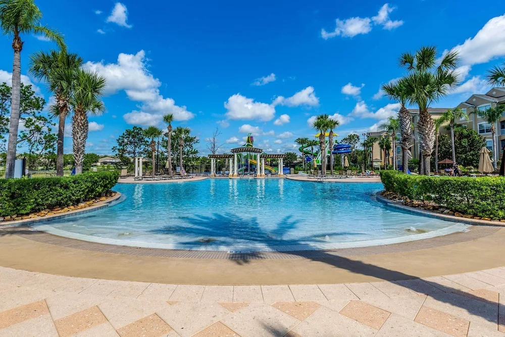 4 Mi to Disney World: Kissimmee Resort Retreat!