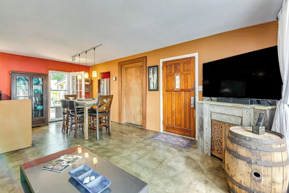 Fort Walton Beach Home ~ 2 Mi to Okaloosa Island!