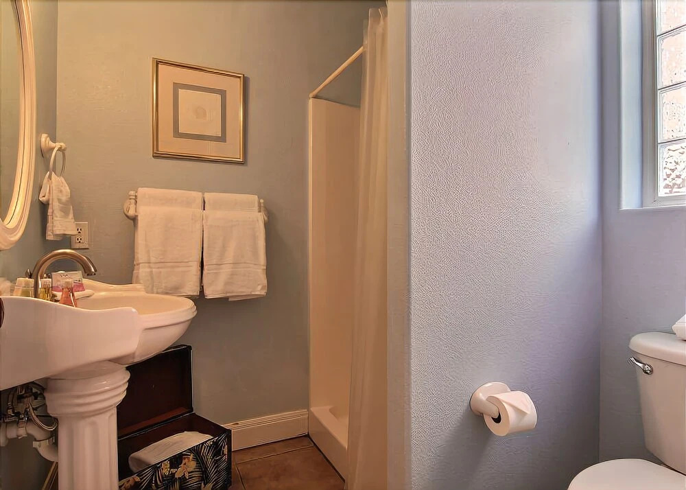 Villa Laguna - 4 Br home by RedAwning