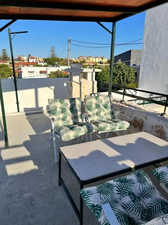 Tholos Studio, Sternes