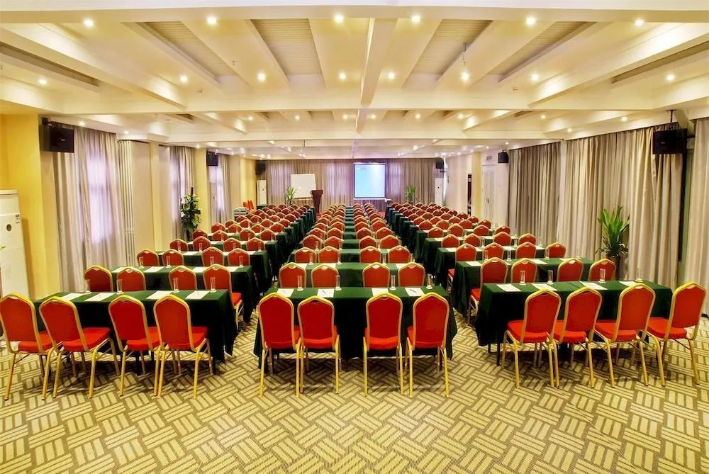 Guxiang Runtu Business Hotel