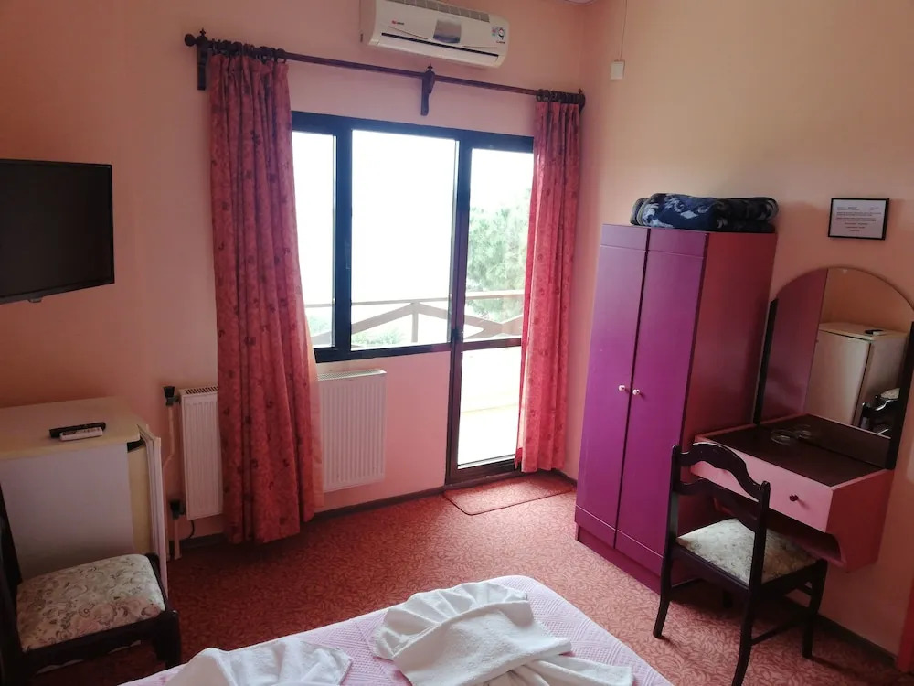 Teras Motel 12 Adults Only