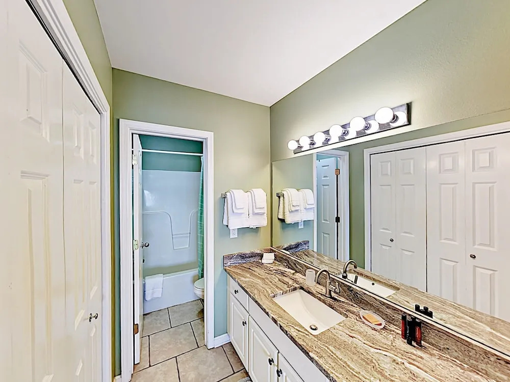 Breezy Gulf-View Unit #209 - 2 Br Condo