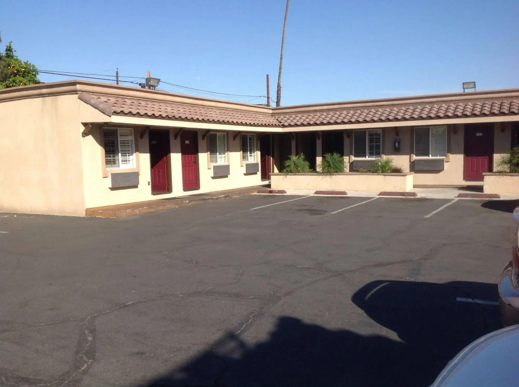 Palms Motel