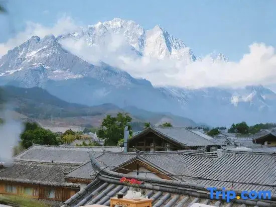 See the mountains as if you were meeting each other Loft Villa·Snow Mountain Resort Hotel