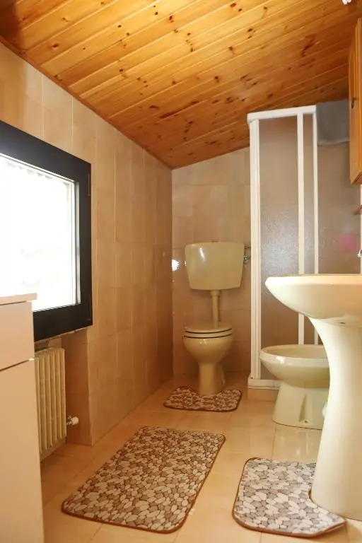 Al lago Guest House