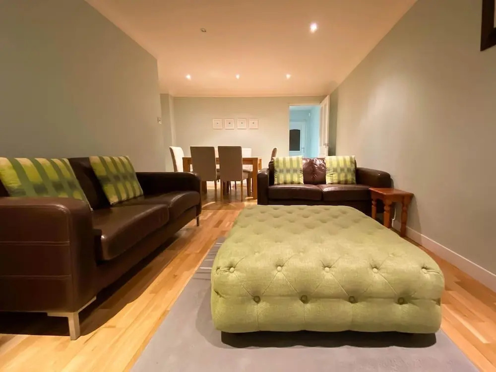 Peaceful City Living- 2 Bedroom House in Haymarket