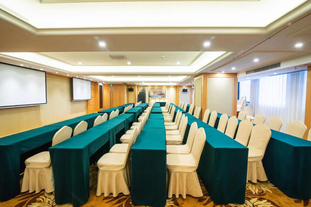 Vienna International Hotel (Zhanjiang Wanda Plaza)