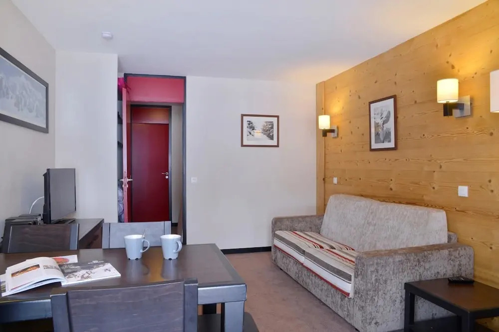 Belle Plagne Apartment on Slopes for 4 People of 28.50mâ² Qu438