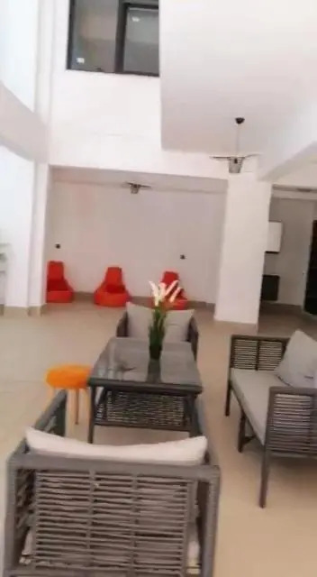 Havuz spor hamam cocukoyunalanı imkanı sunan konut