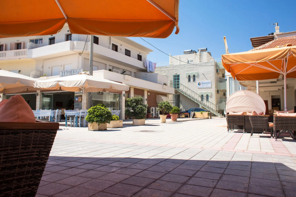 Kissamia - Self Check In Only - Next to Night Clubs