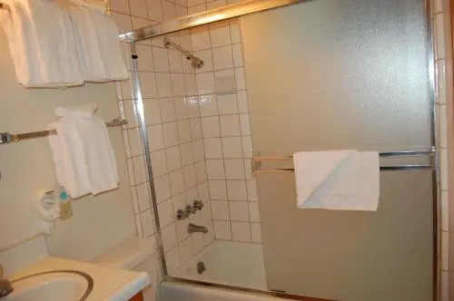 18a Pohono Pines