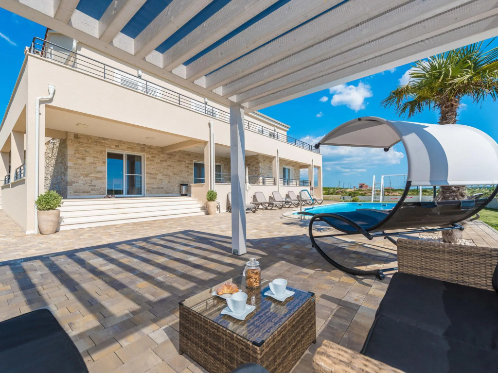 Villa with Private Heated Pool