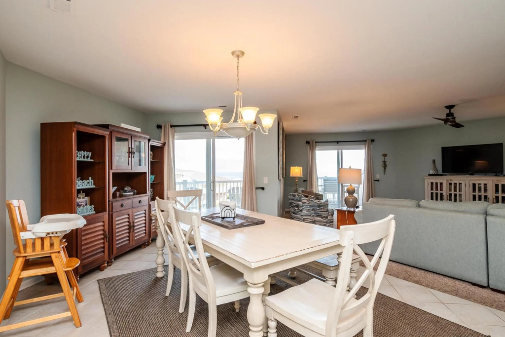 Southern Shores Oak Island Oceanfront with Pool Villa
