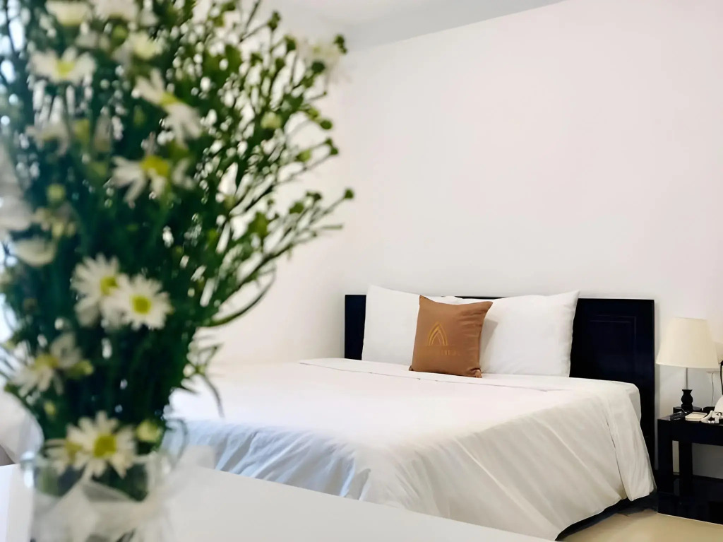 Phuong Dong Hotel and Apartment