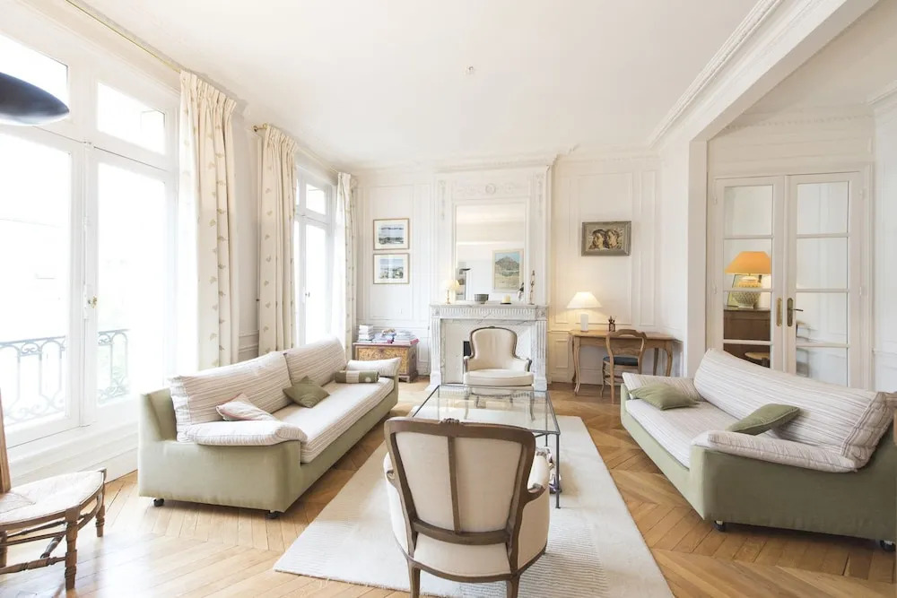 Elegance near Batignolles