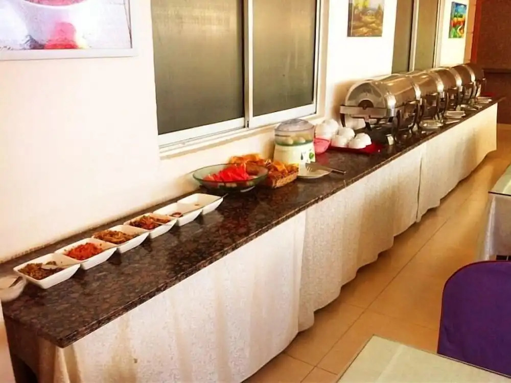GreenTree Inn Taicang Baolong Square Hotel