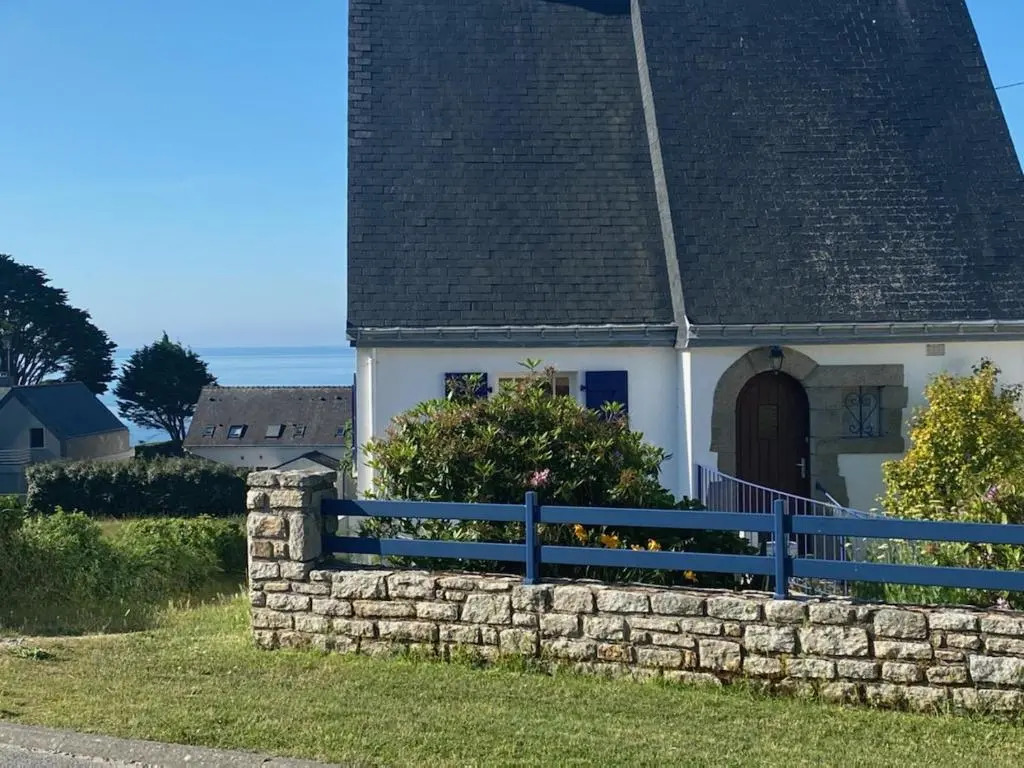Les pieds dans l'eau ! Venez decouvrir cette charmante maison de 90m2 situee a Sarzeau !