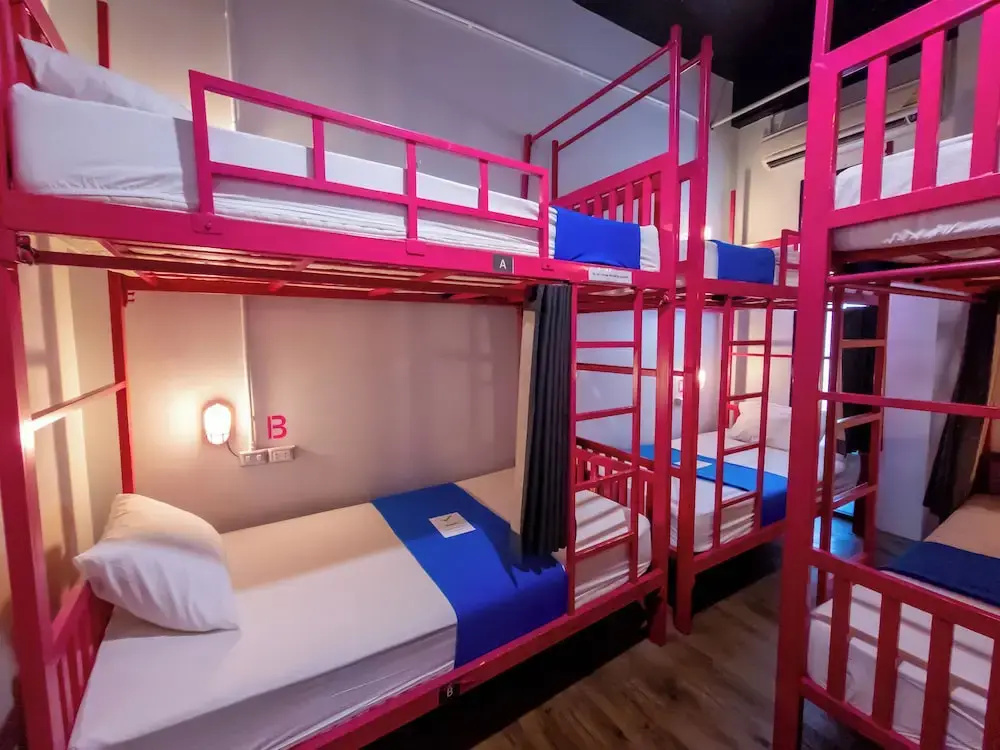 Slumber Surf Phuket Kata