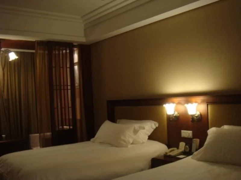Linjiang Hotel