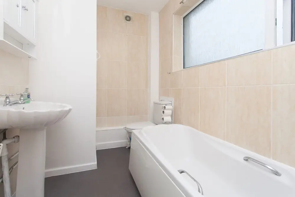 NEW Cosy 2BD Home Close To Centre Stoke On Trent