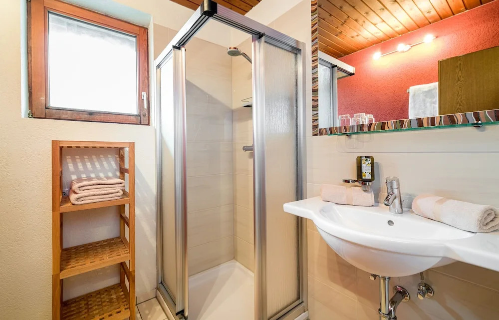 Apartments Tannheim - Ruhige Apartments mit Infrarotsauna & Sommerbergbahnen inklusive