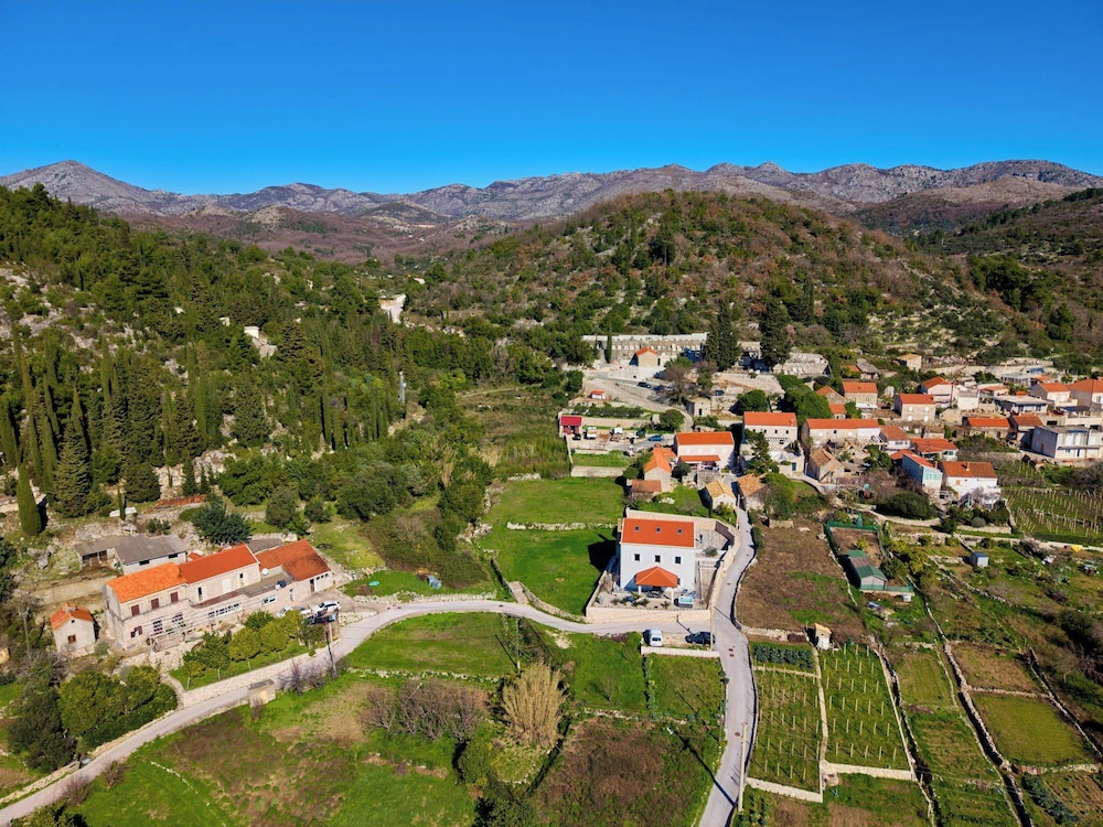 Hedera Estate, Villa Hedera VIII