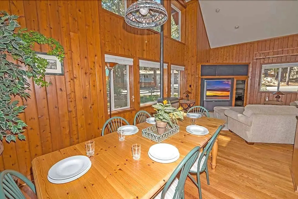 763 Wentworth Lane by RedAwning