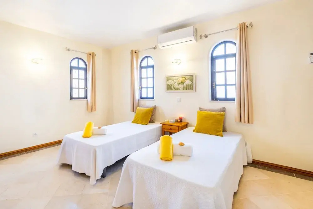 Villa Molucas - Moradia encantadora com piscina aquecível e BBQ - Albufeira