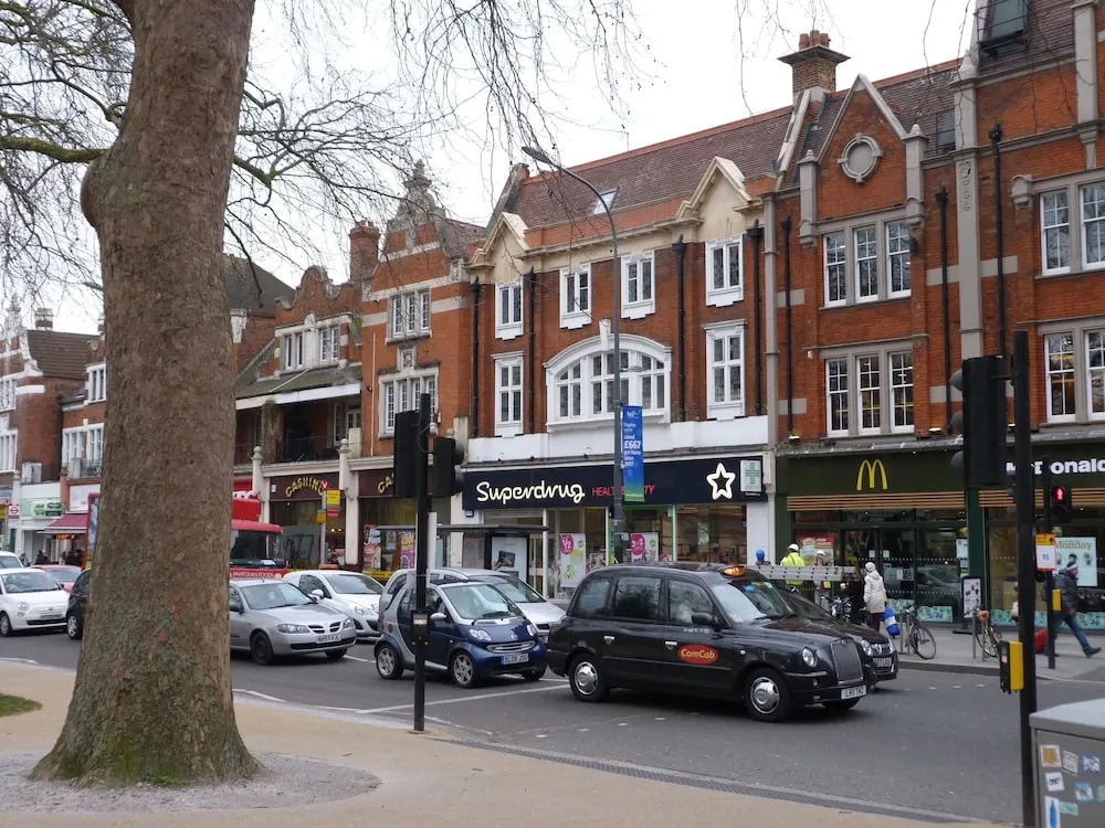 Cosy 1 Bedroom Apartment in Shepherds Bush