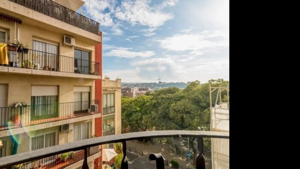 HOMEnFUN Sants with Montjuic views