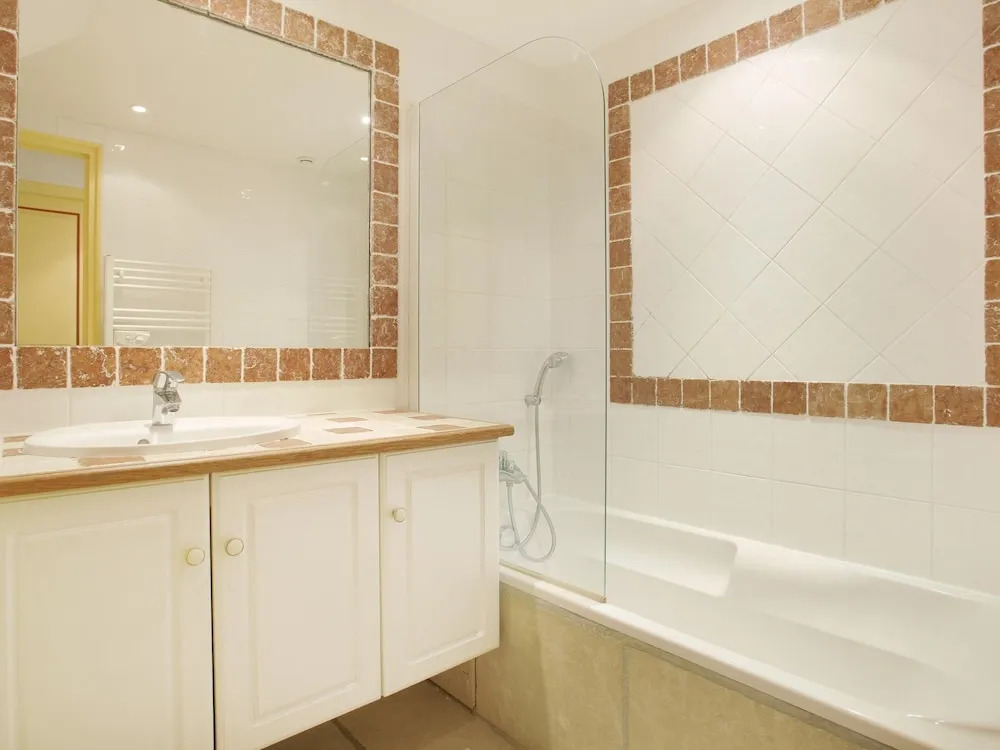 Maisonette in Gordes With Provencal Charm