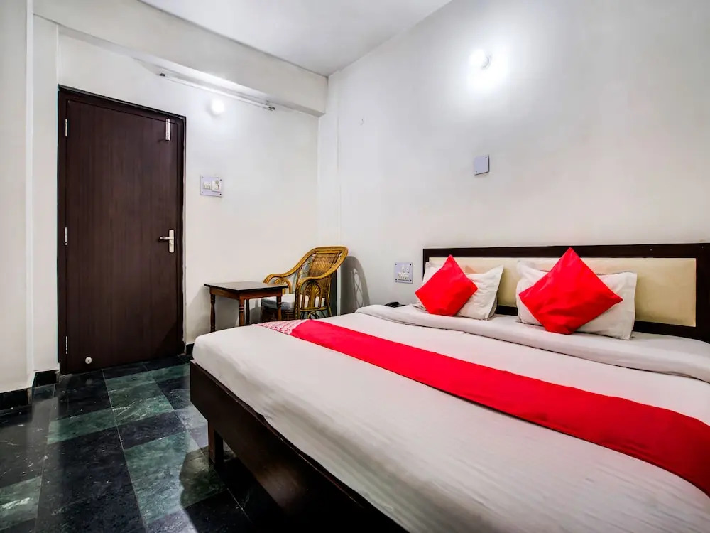 OYO 26211 Sekhar's Rest House