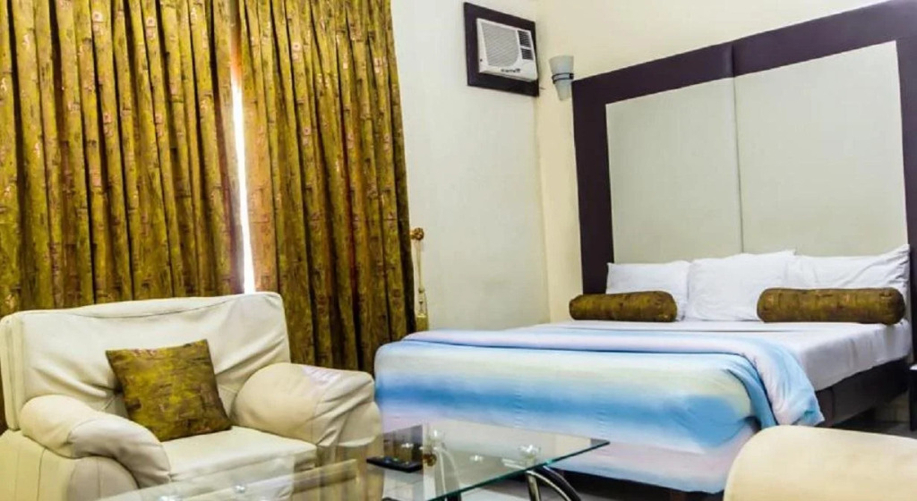 1st Forty Hotel