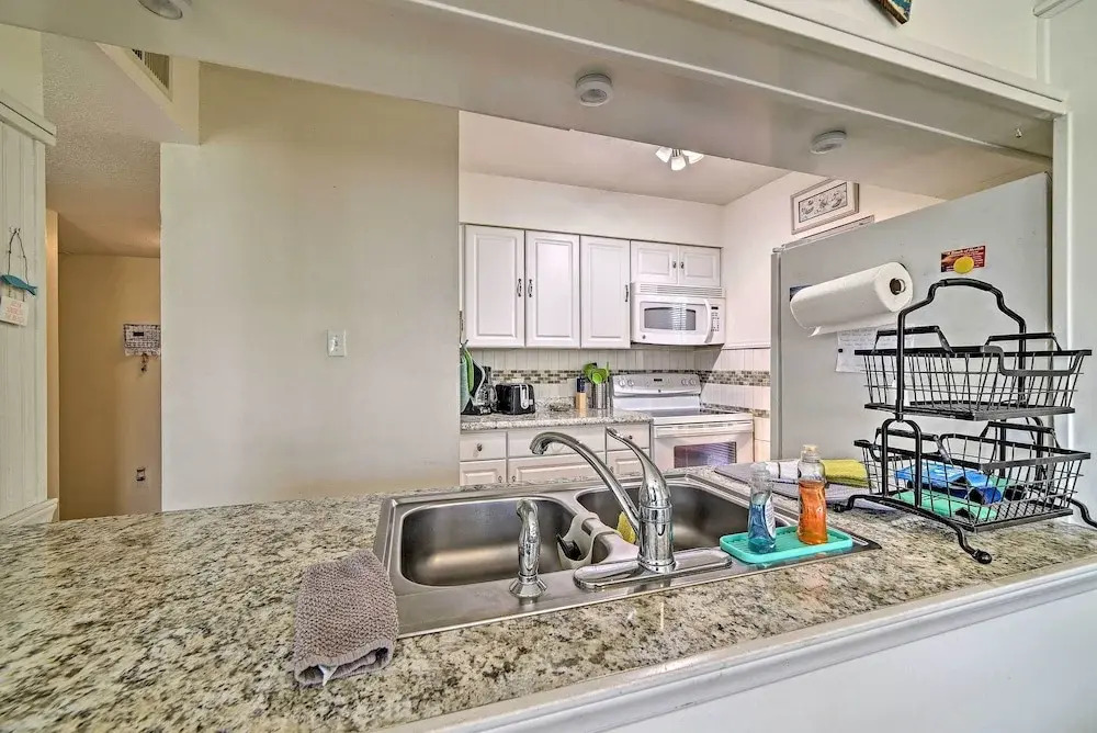 Breezy Corpus Christi Condo w/ Deck + Fishing Dock