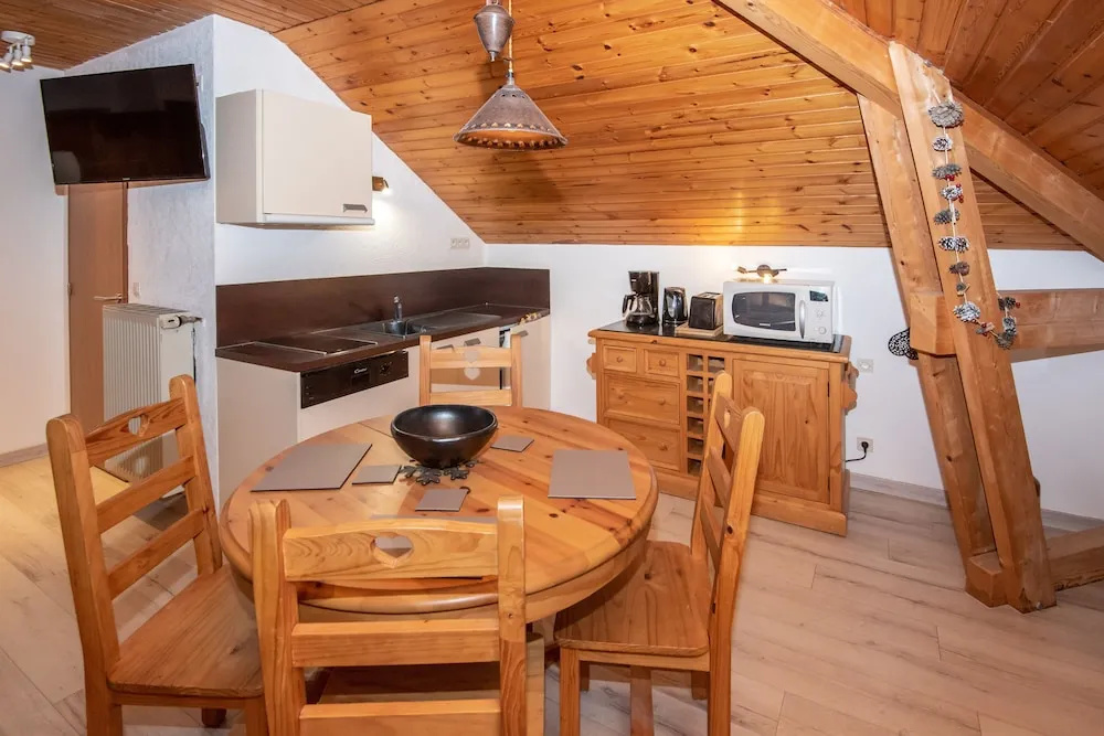 "La Combe Fleurie" Appartements & Chambres