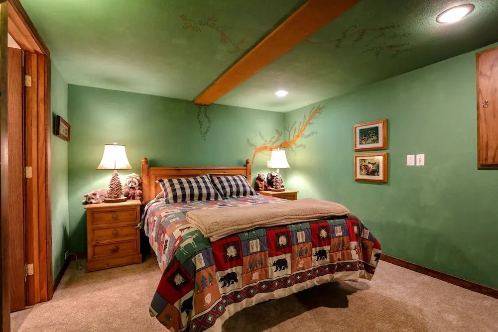 Mammoth West #129 - 3 Br Condo