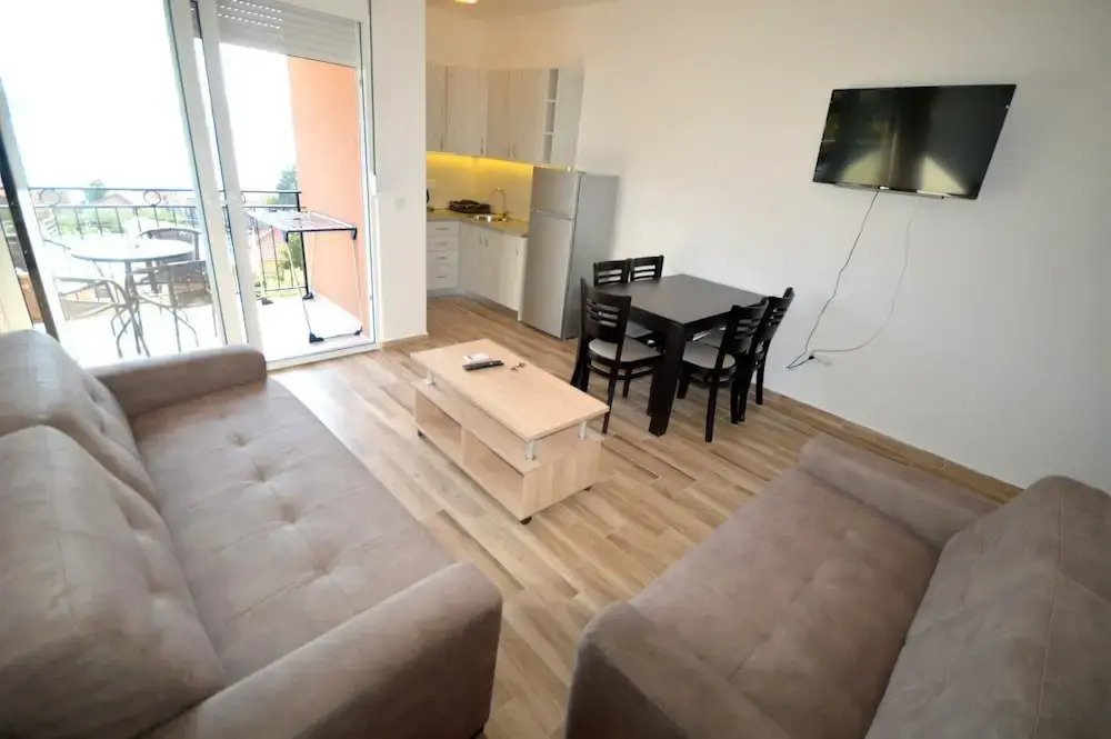 Isidora Apartments