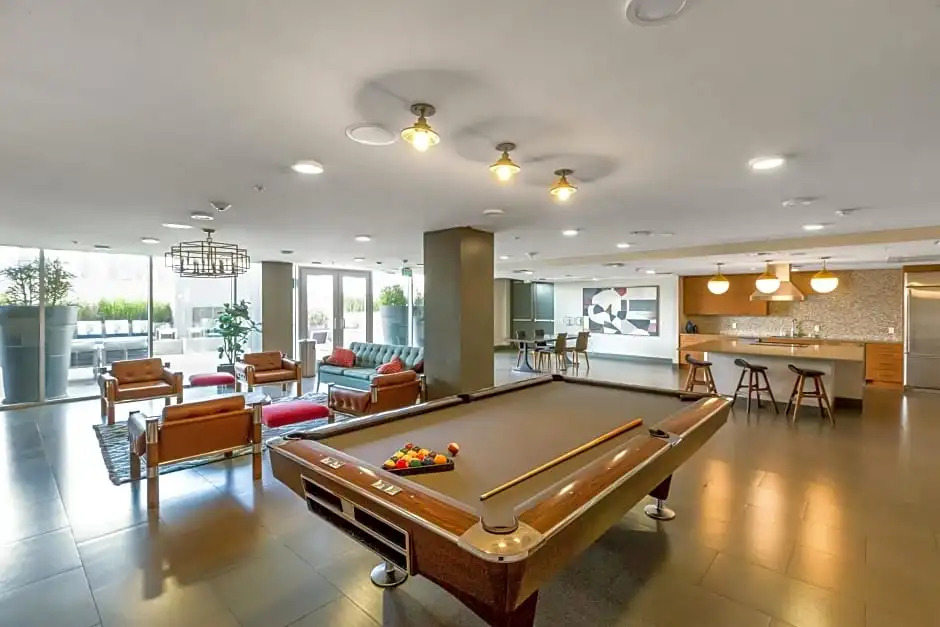 SuitesRUs Apart Hotel at Glendale
