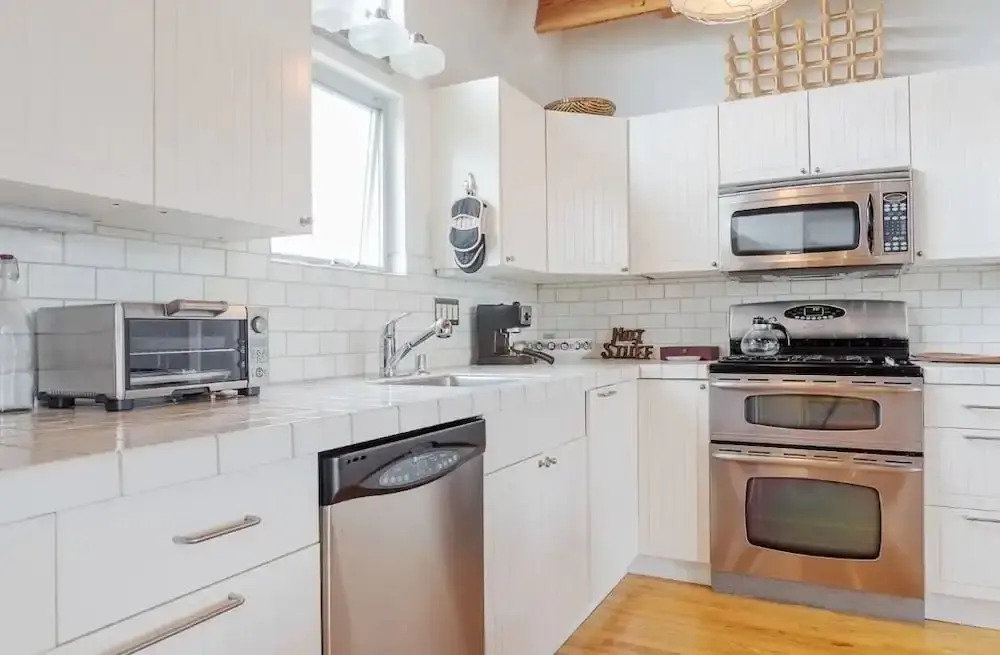 Fabulous Urban Contemporary In Venice 2 Bedroom Townhouse by Redawning