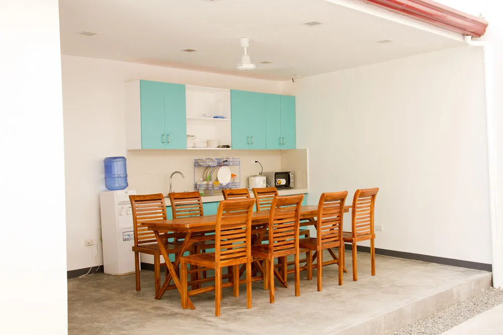 Second Wind Hostel by MNL