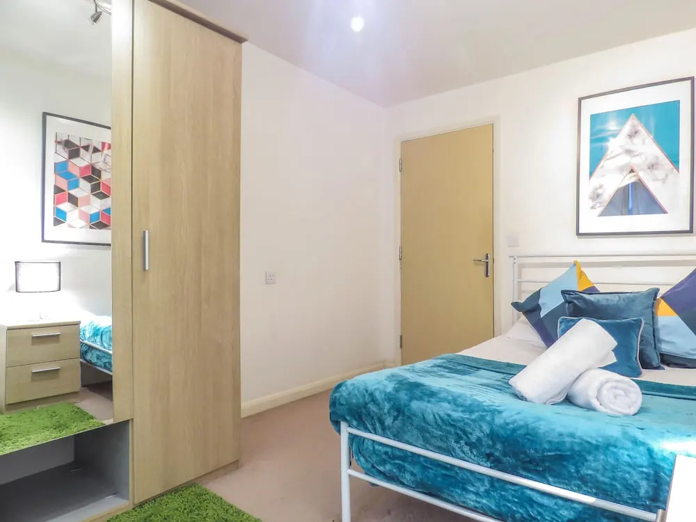 Tudors Esuites Skyline City Apartment