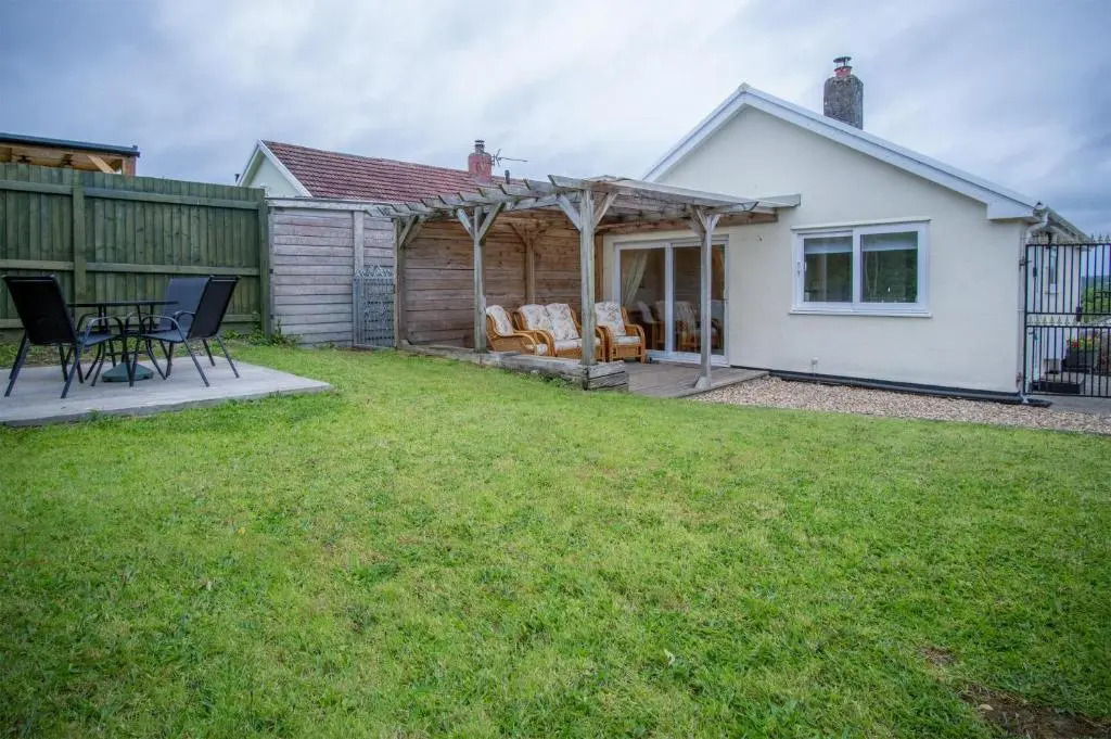 Seawinds - 2 Bedroom Bungalow - Pentlepoir