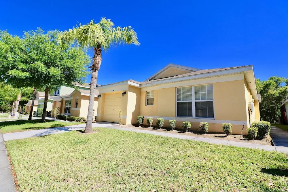 Ready to Relax? Cozy Home w/ South Facing Pool